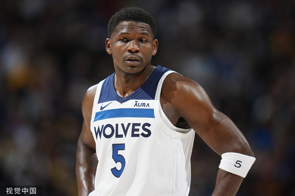 再次展现出 再次展现出