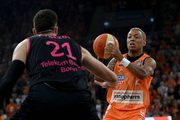 还是防守上 还是防守上